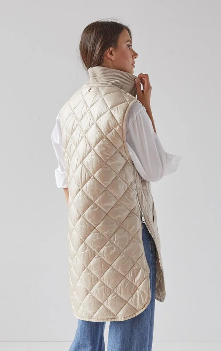 Adroit - Quilted Vest