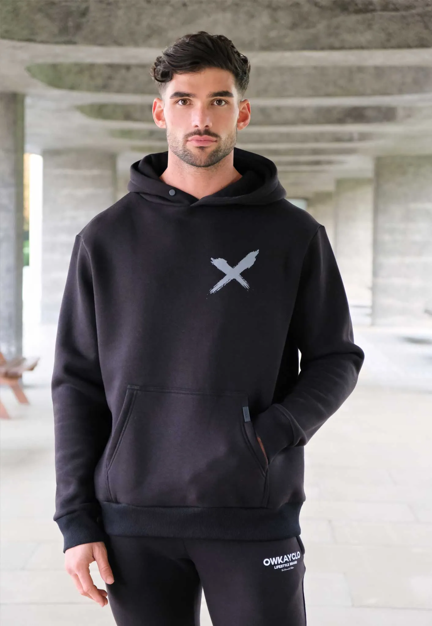 HOODIE STATEMENT - BLACK