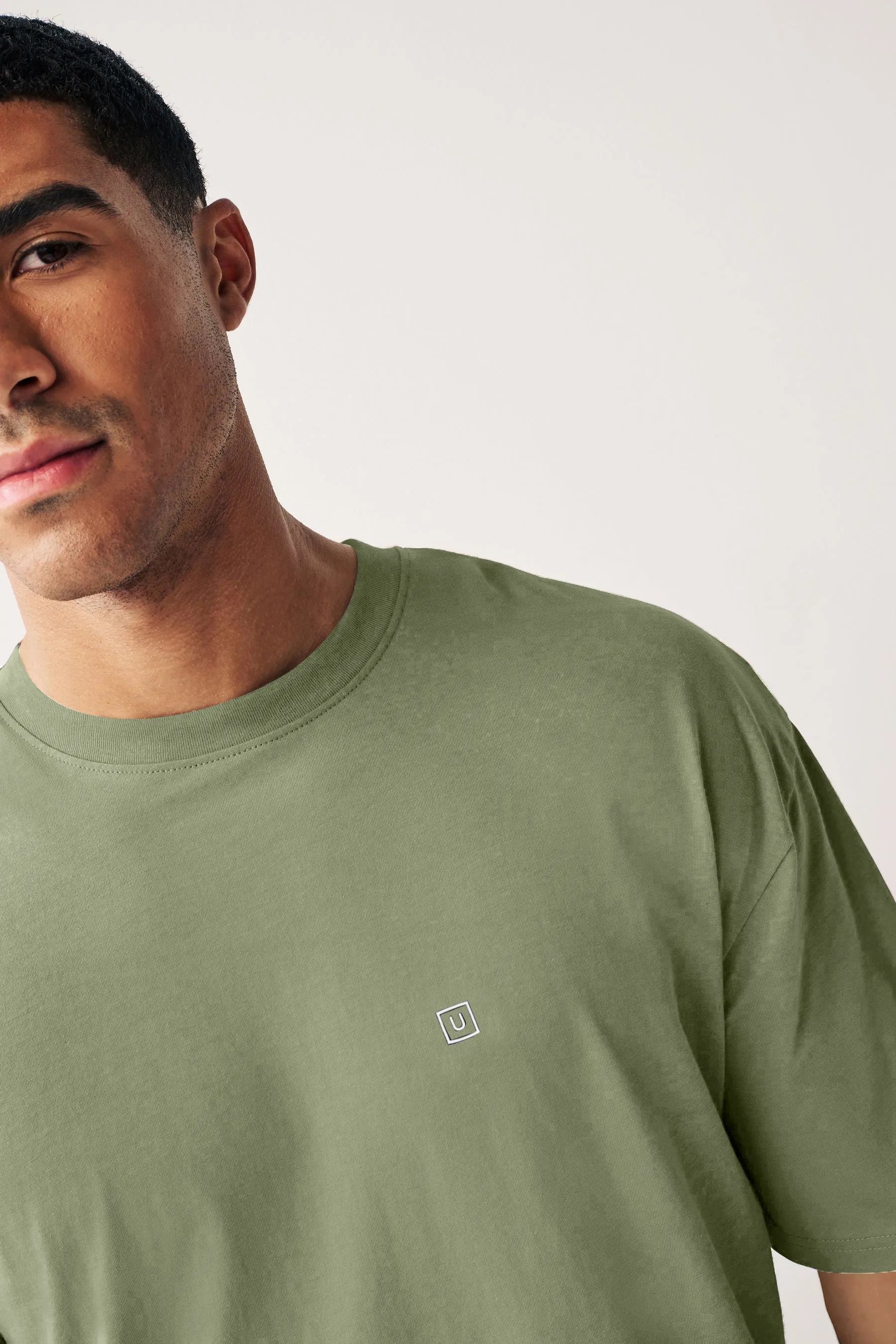 Men's Lint Green Solid Round Neck Oversized Half Sleeve Cotton T-Shirt