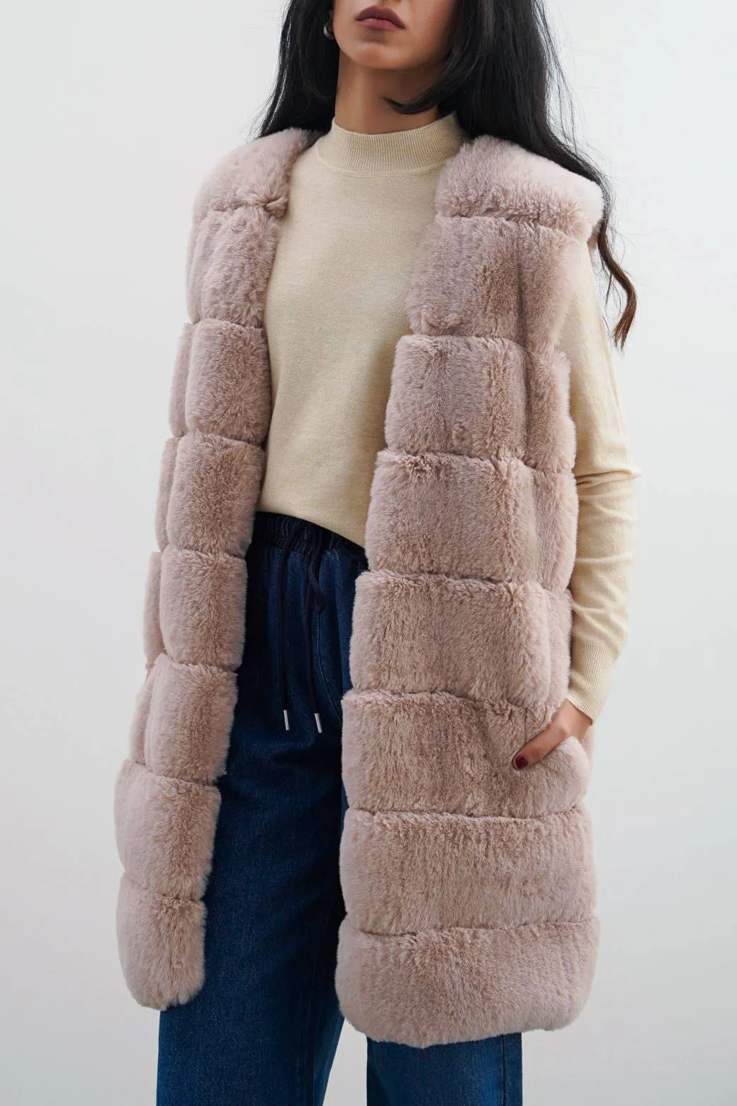 SLEEVELESS FUR COAT